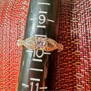 Fragrant Jewels Silver Ring with Sparkling Gem